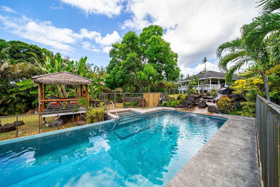 North Shore Tropical Hale