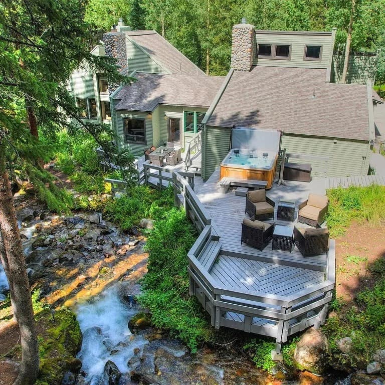 Creekside Chateau